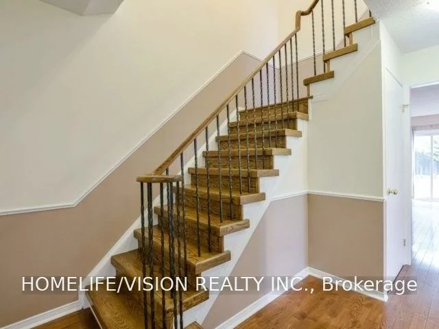 229, Village Wood, 1001 - BR Bronte, Oakville