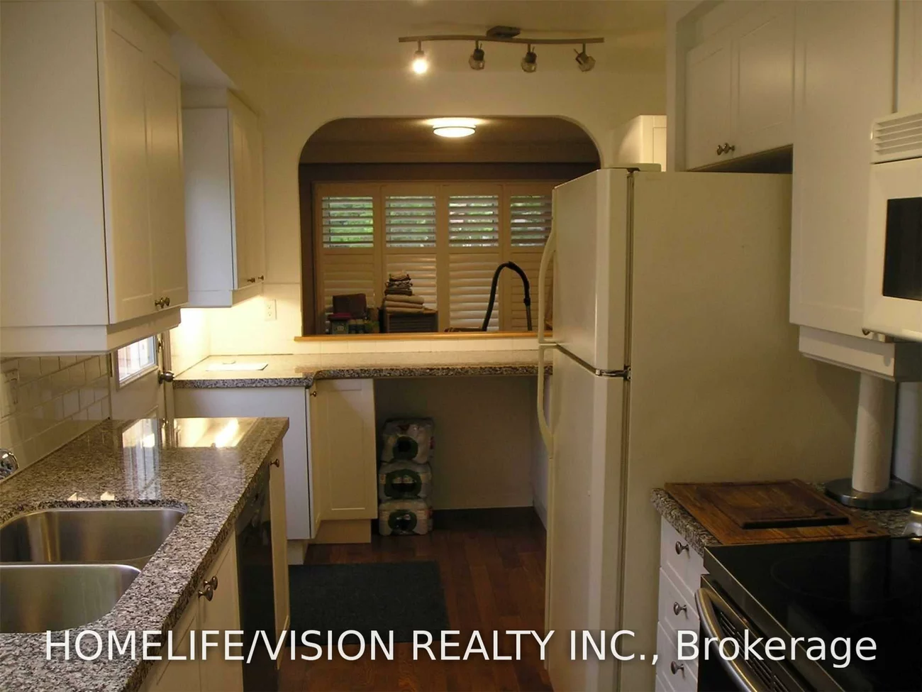 229, Village Wood, 1001 - BR Bronte, Oakville
