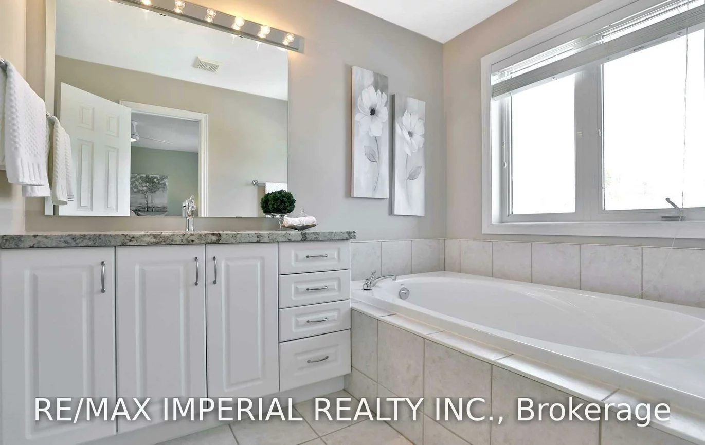 1233, Agram, 1009 - JC Joshua Creek, Oakville