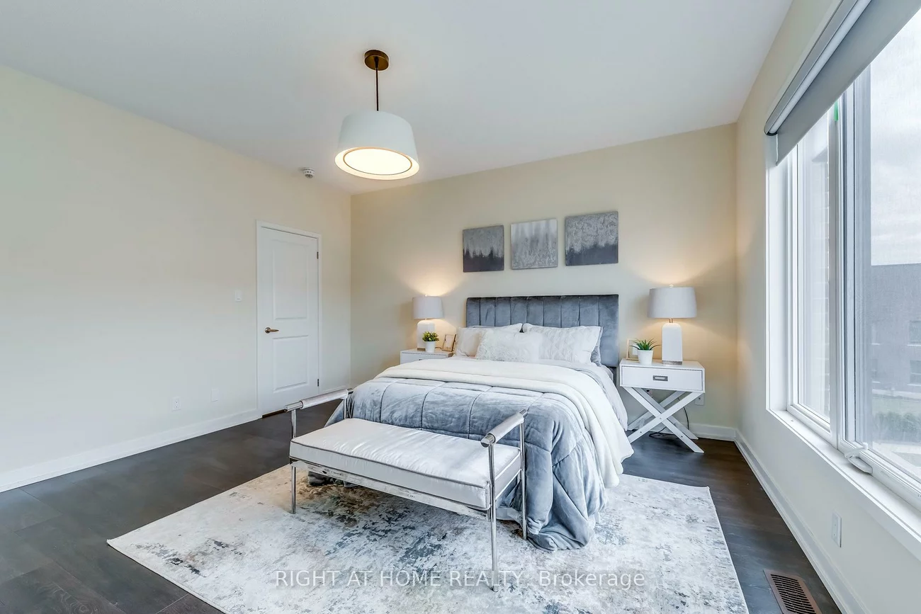 272, Squire, 1008 - GO Glenorchy, Oakville