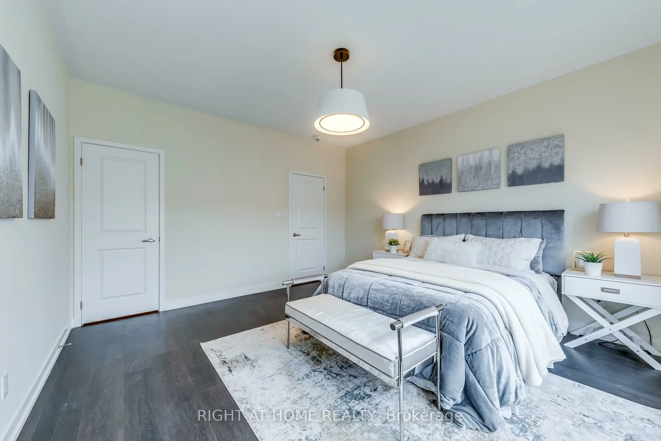 272, Squire, 1008 - GO Glenorchy, Oakville