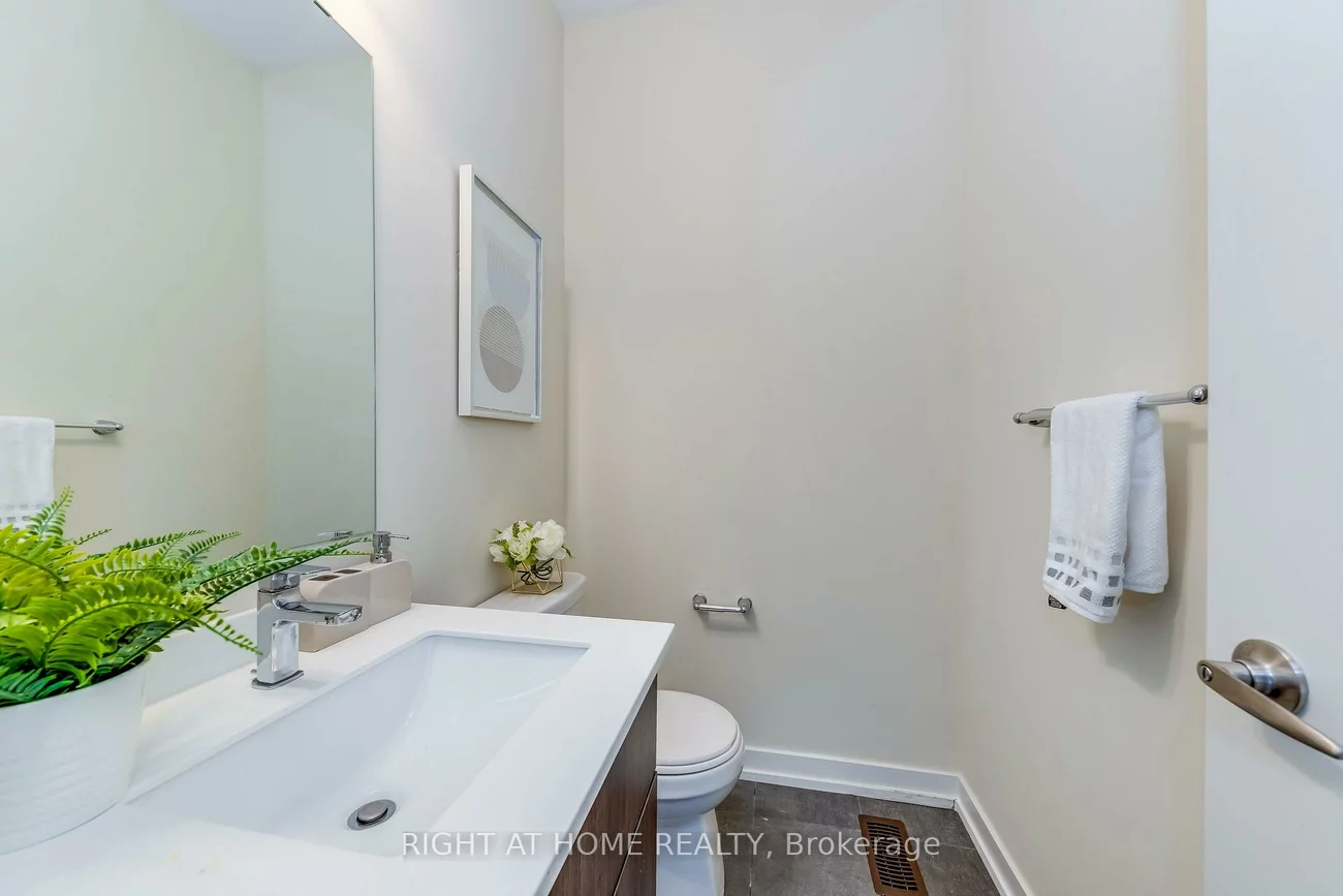272, Squire, 1008 - GO Glenorchy, Oakville