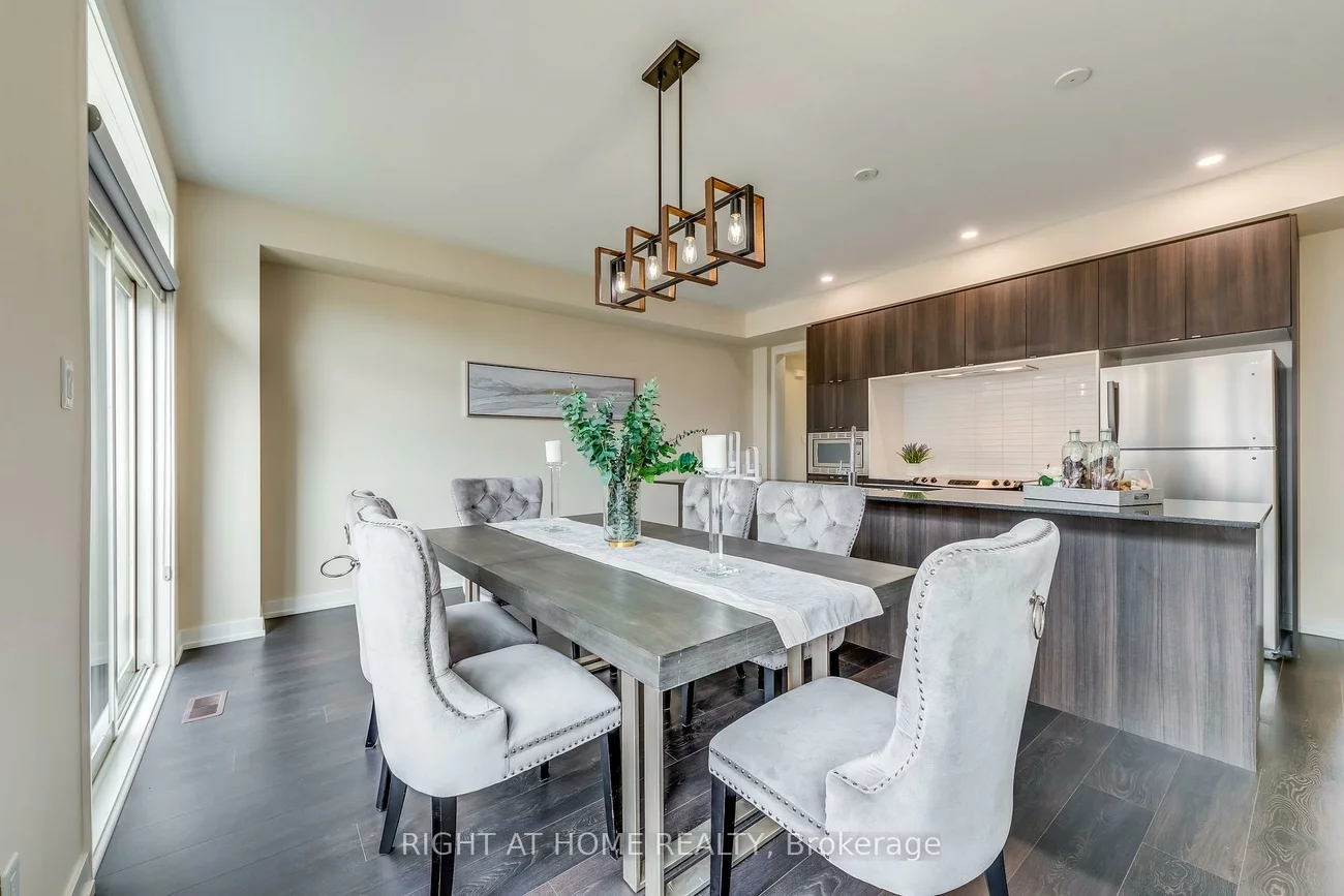 272, Squire, 1008 - GO Glenorchy, Oakville
