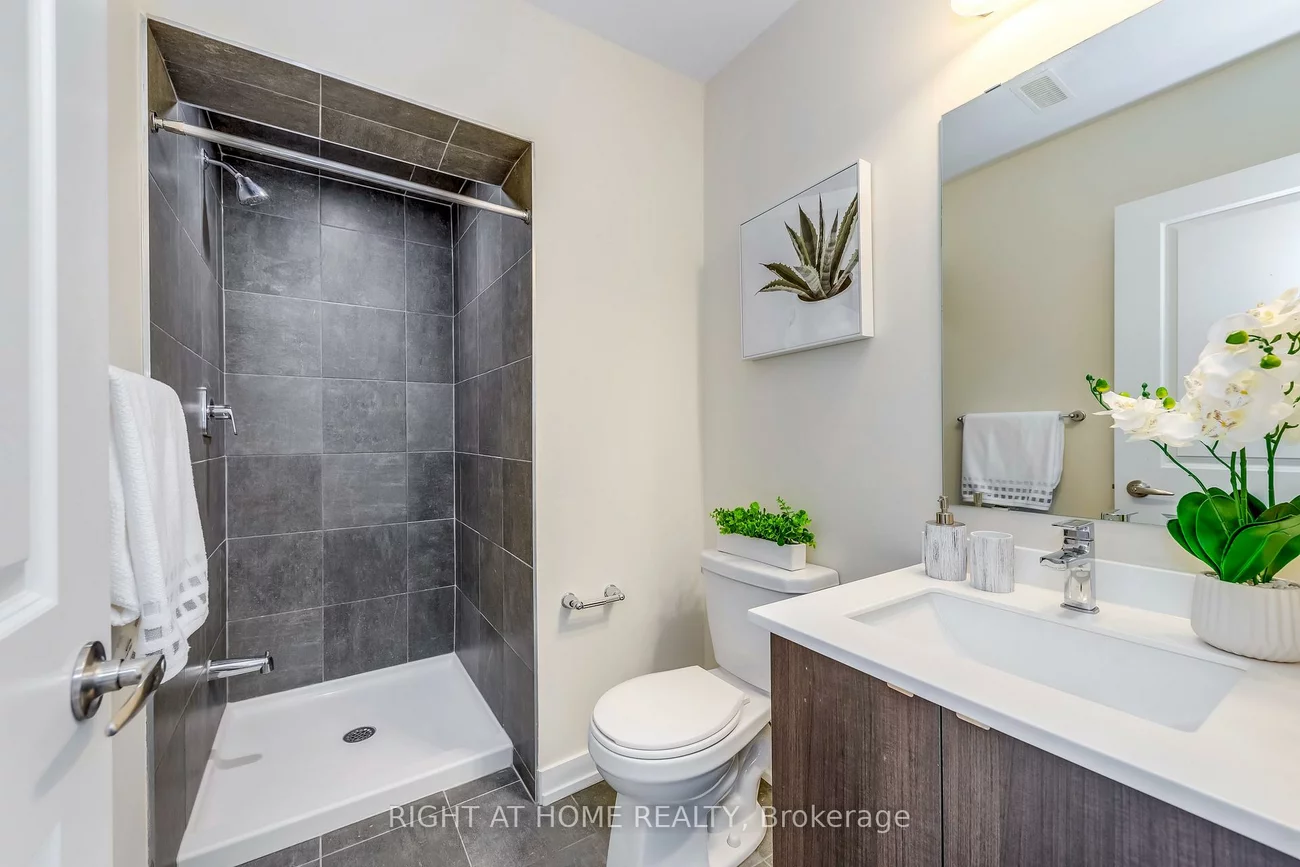 272, Squire, 1008 - GO Glenorchy, Oakville