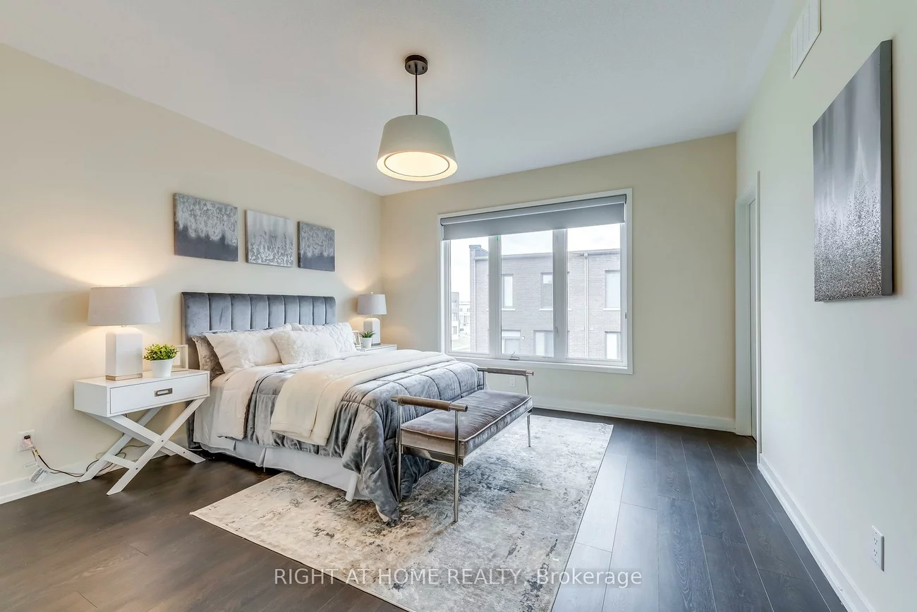 272, Squire, 1008 - GO Glenorchy, Oakville