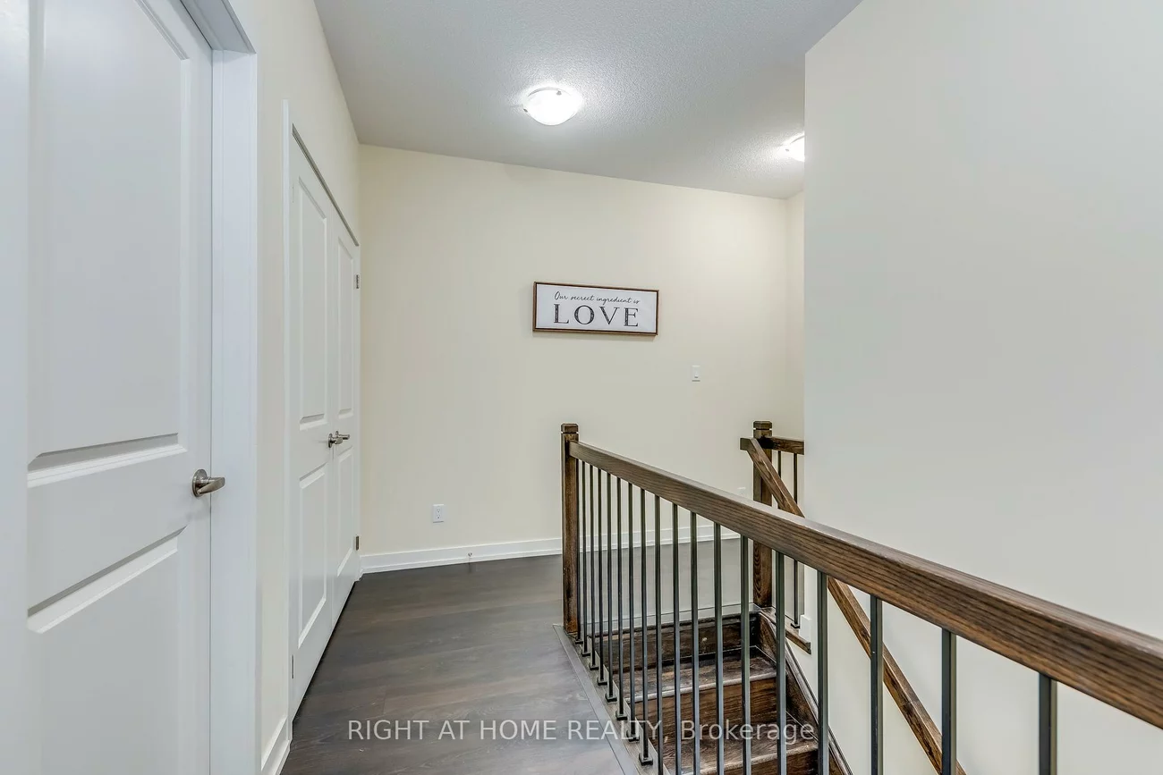 272, Squire, 1008 - GO Glenorchy, Oakville