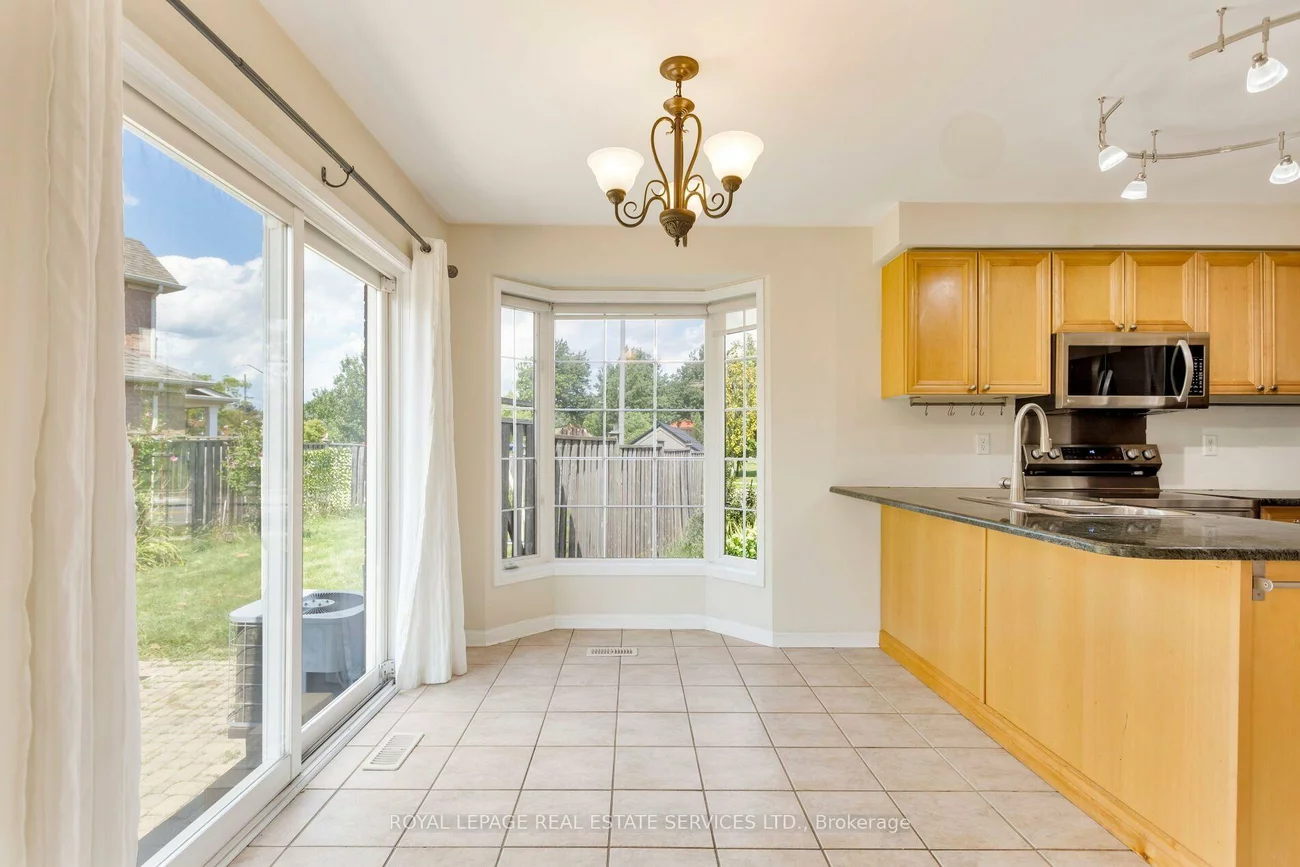 2204, Grand Oak, 1019 - WM Westmount, Oakville