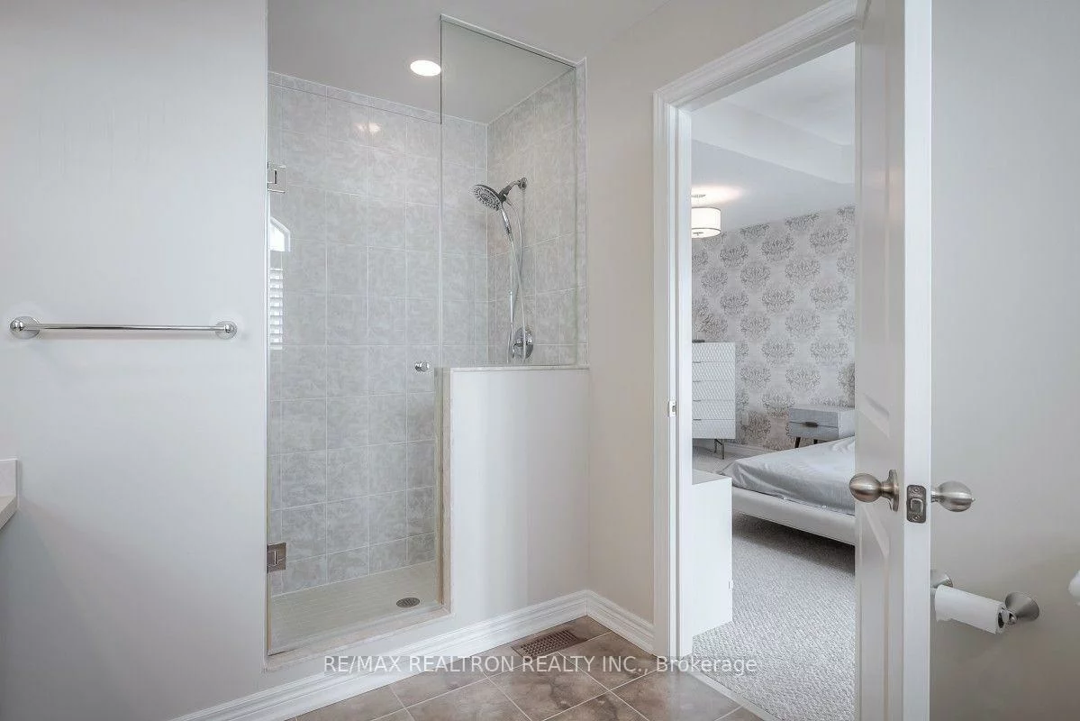 3107, Neyagawa, 1008 - GO Glenorchy, Oakville