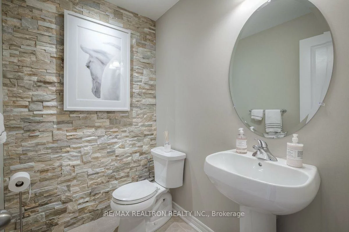 3107, Neyagawa, 1008 - GO Glenorchy, Oakville