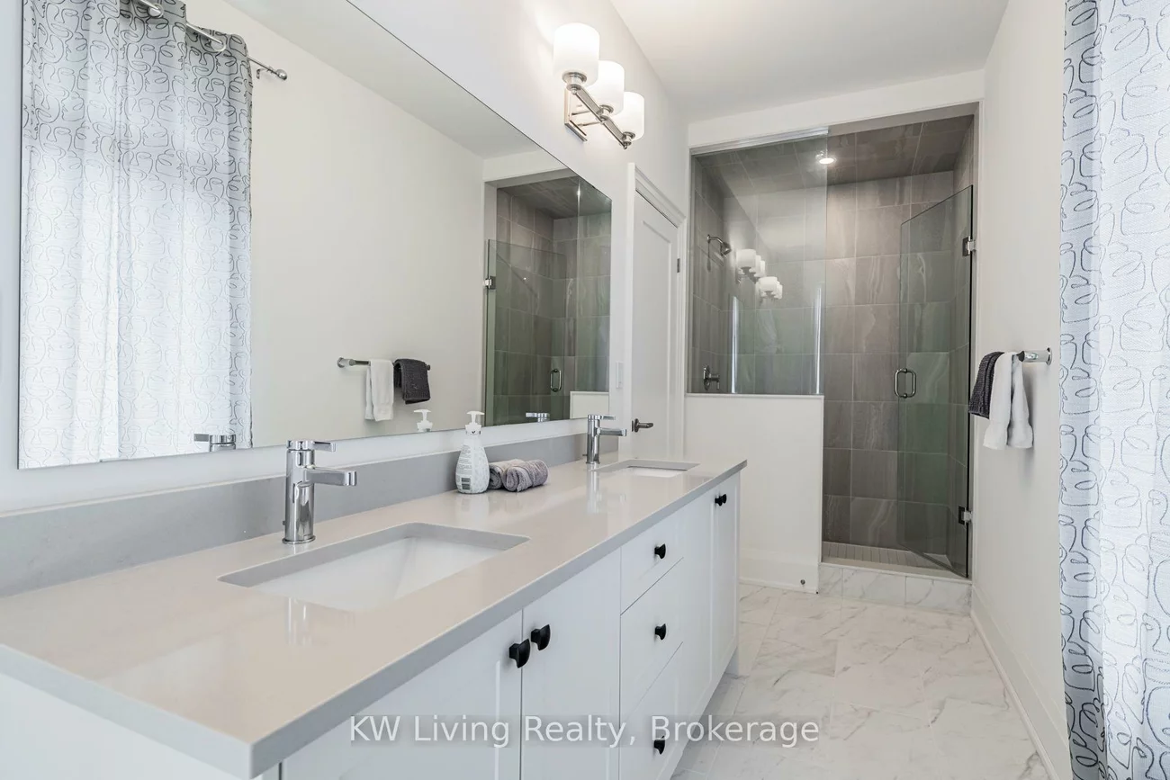 3296, Taha, 1008 - GO Glenorchy, Oakville