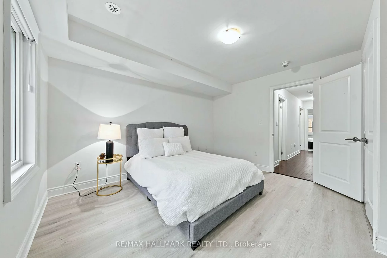 250, Royalton Common, 1015 - RO River Oaks, Oakville