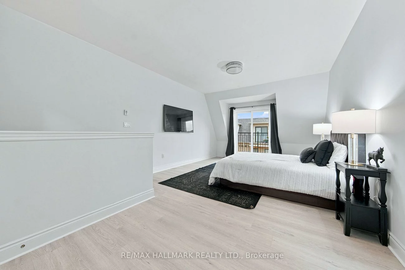 250, Royalton Common, 1015 - RO River Oaks, Oakville