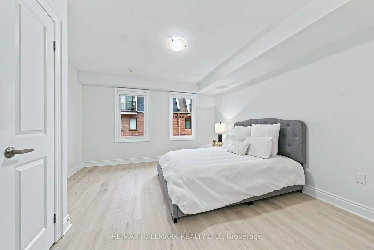 250, Royalton Common, 1015 - RO River Oaks, Oakville