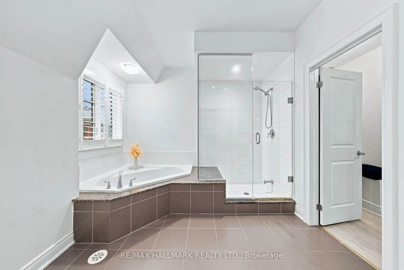 250, Royalton Common, 1015 - RO River Oaks, Oakville
