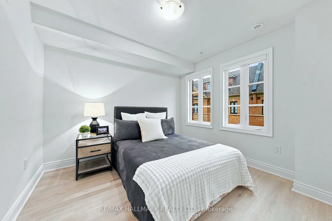 250, Royalton Common, 1015 - RO River Oaks, Oakville