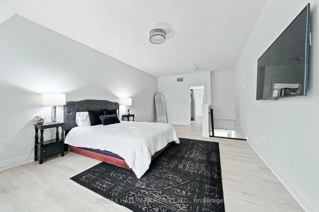 250, Royalton Common, 1015 - RO River Oaks, Oakville