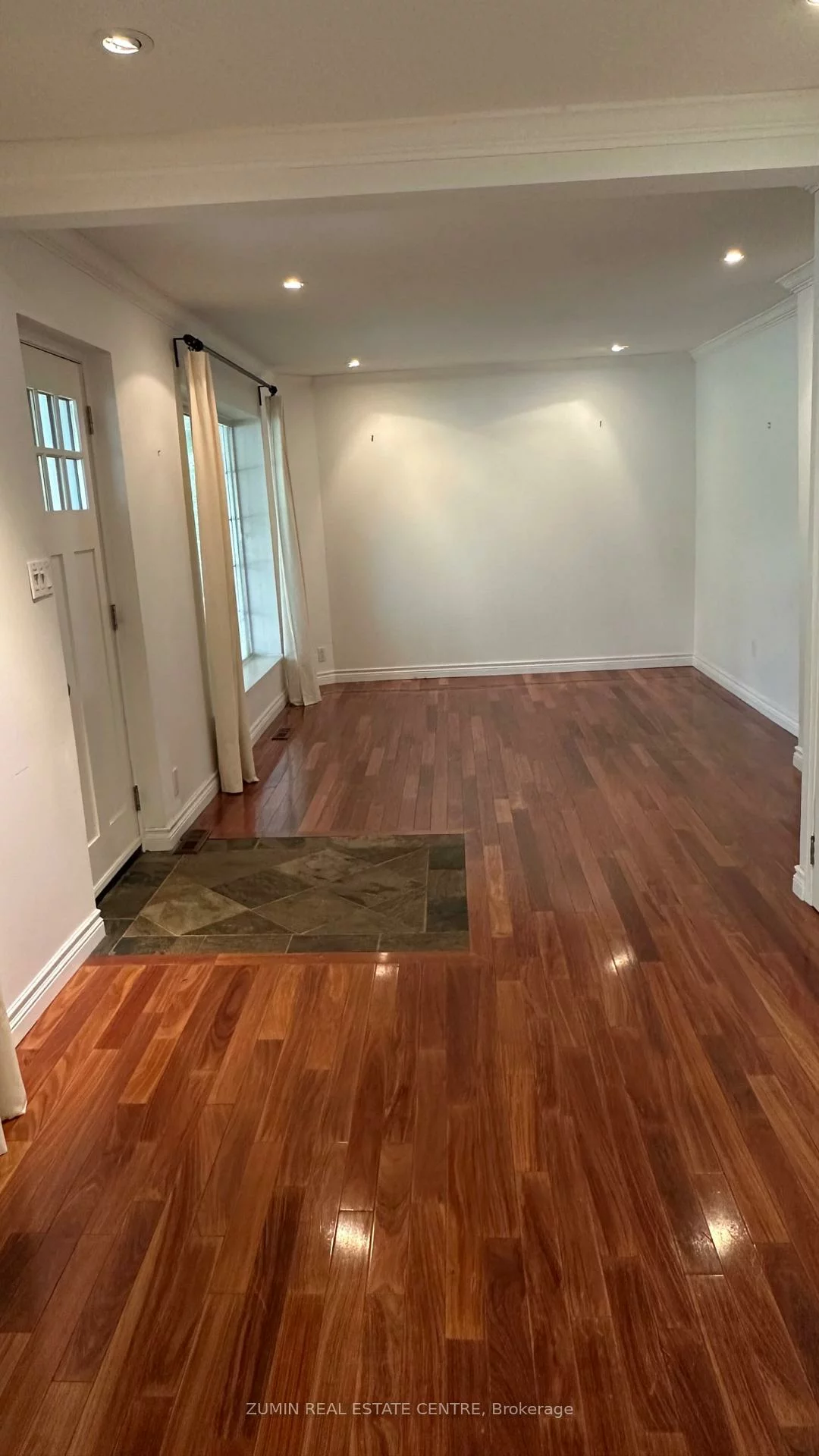 76, Brock, 1002 - CO Central, Oakville