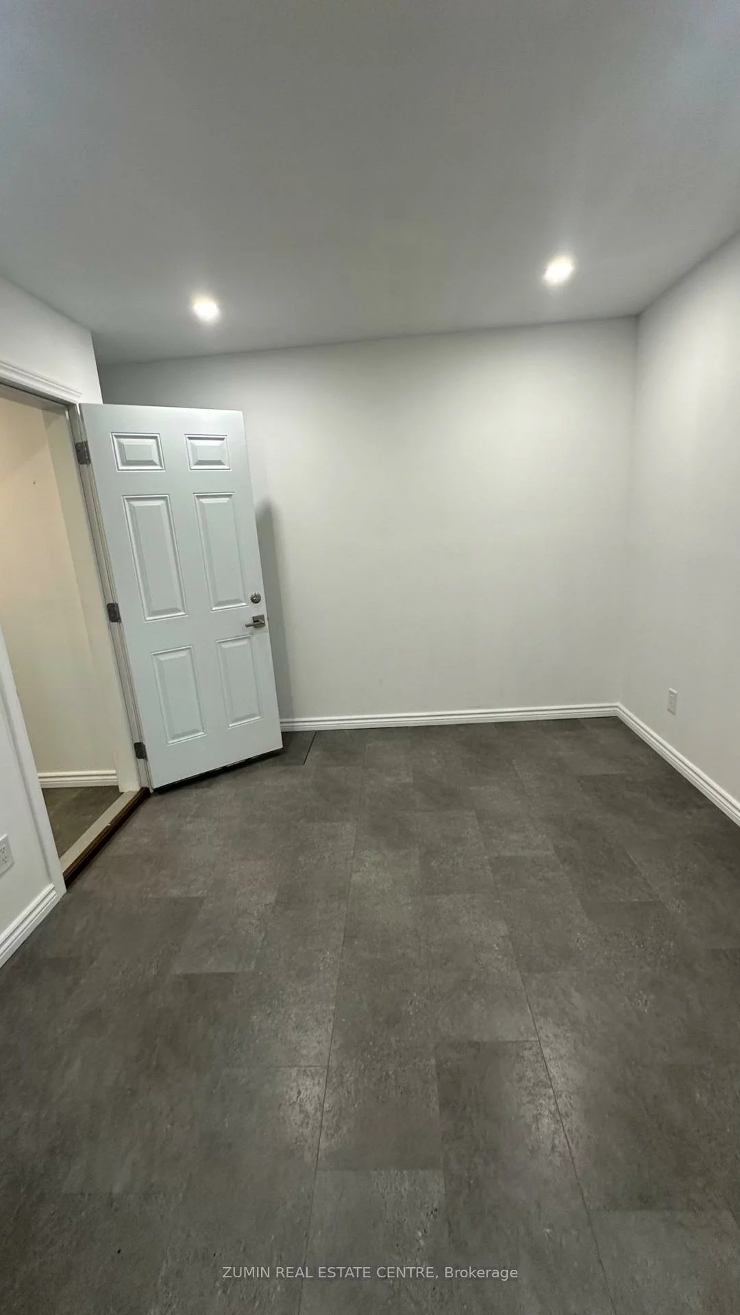 76, Brock, 1002 - CO Central, Oakville