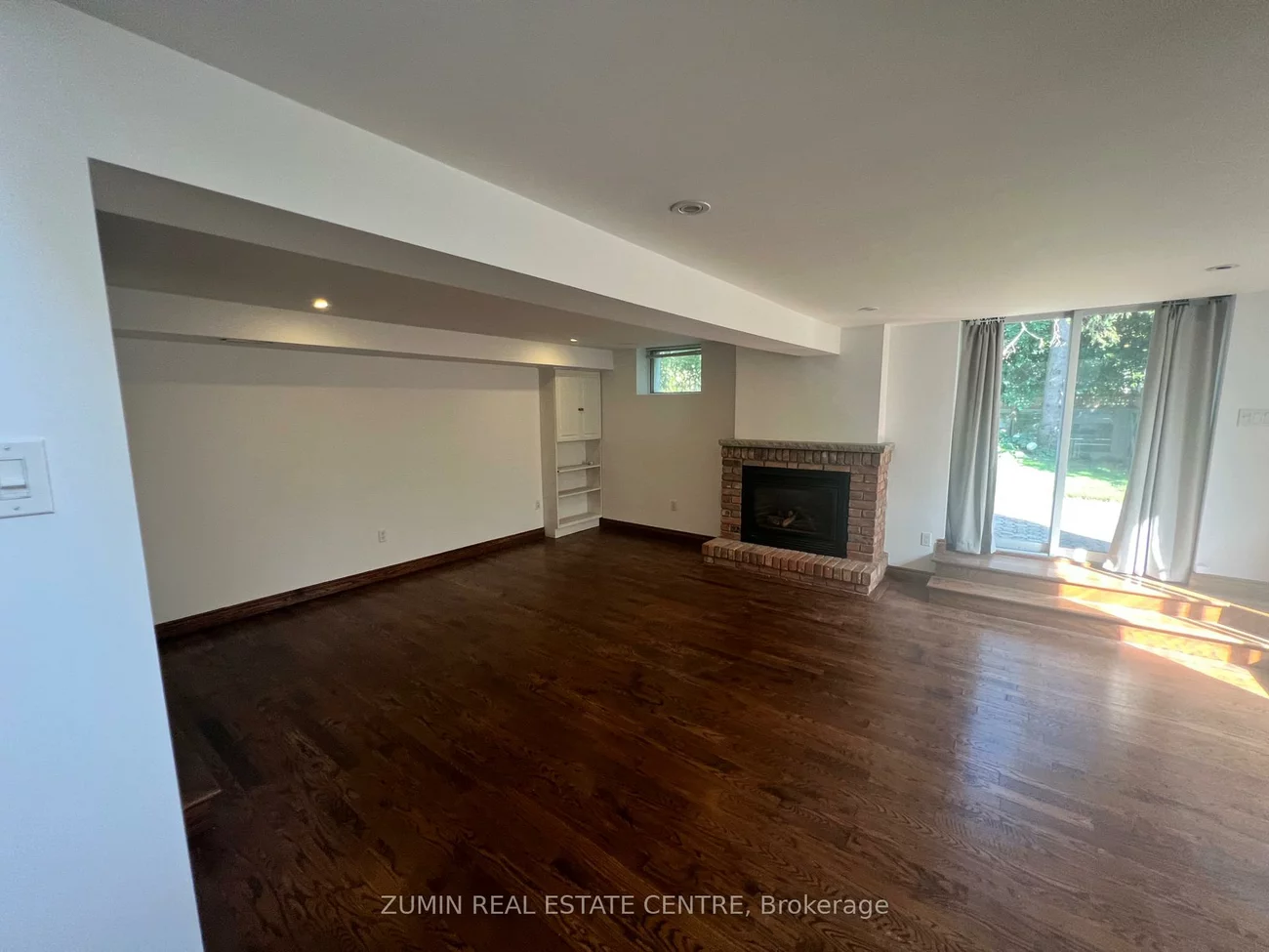 76, Brock, 1002 - CO Central, Oakville