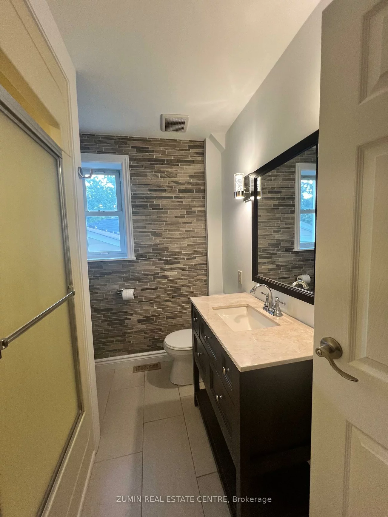 76, Brock, 1002 - CO Central, Oakville