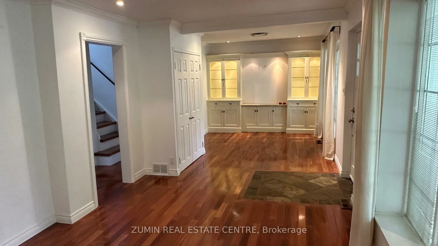 76, Brock, 1002 - CO Central, Oakville