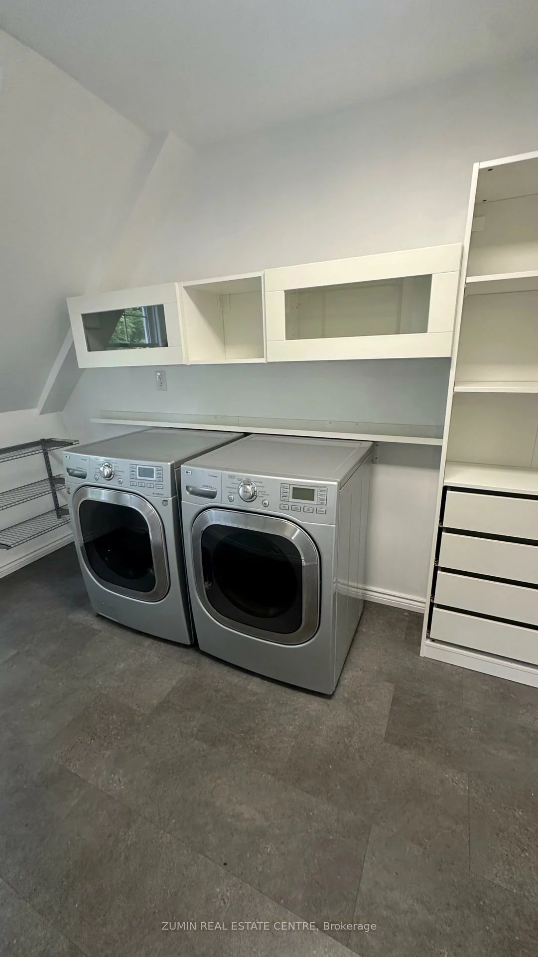 76, Brock, 1002 - CO Central, Oakville
