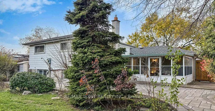 194, Sewell, 1003 - CP College Park, Oakville