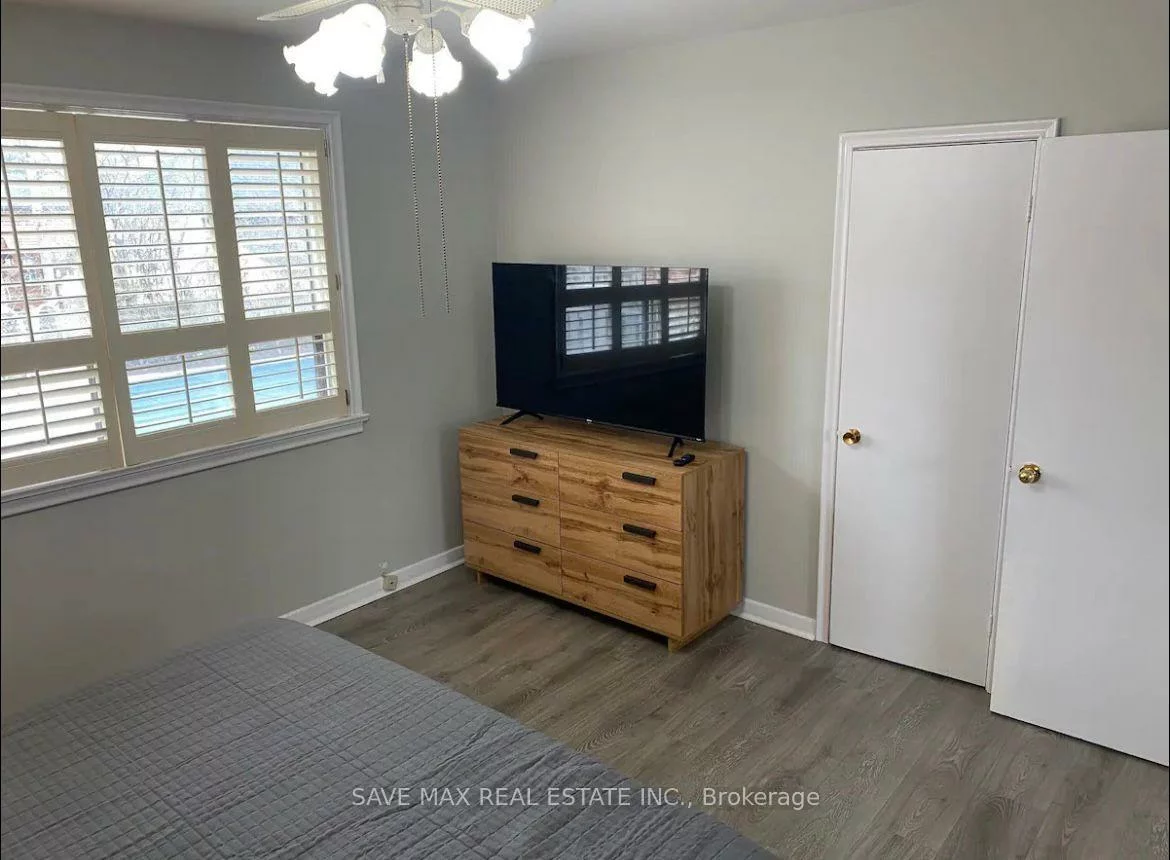 561, Weir, 1001 - BR Bronte, Oakville