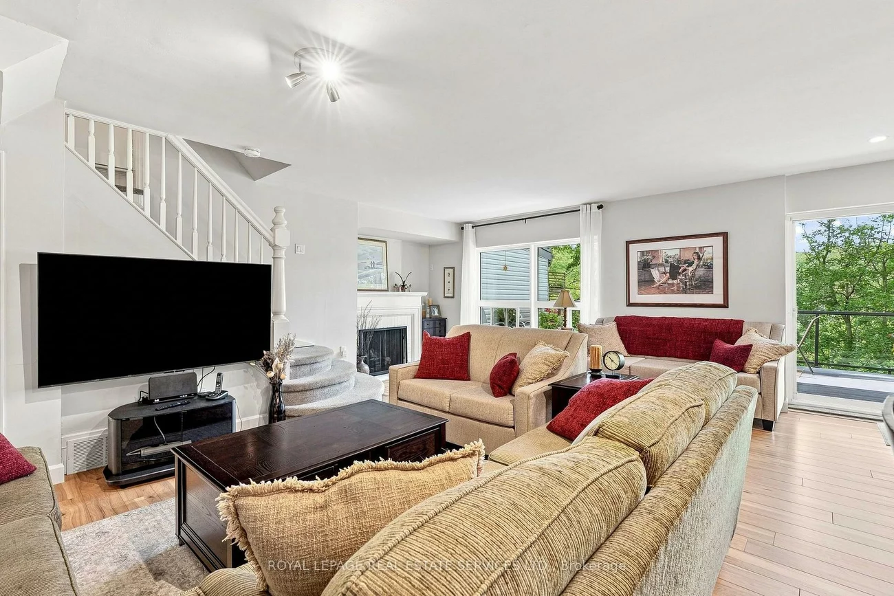 372, Trafalgar, 1013 - OO Old Oakville, Oakville