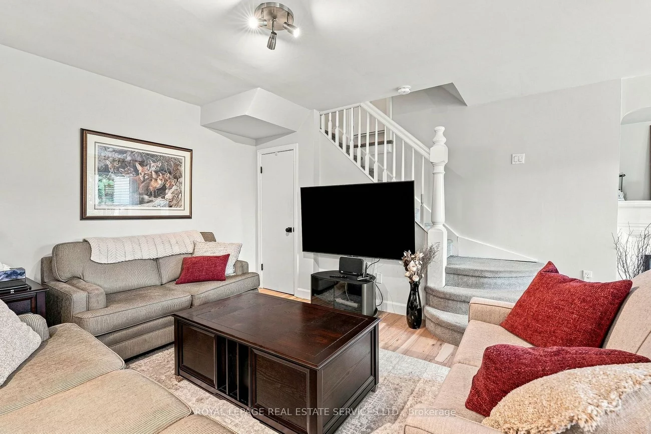 372, Trafalgar, 1013 - OO Old Oakville, Oakville