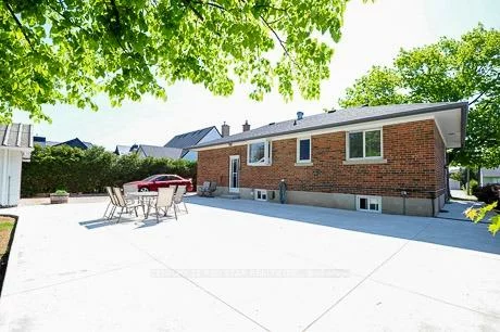 235, Mary, 1002 - CO Central, Oakville
