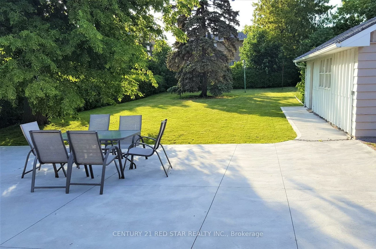 235, Mary, 1002 - CO Central, Oakville