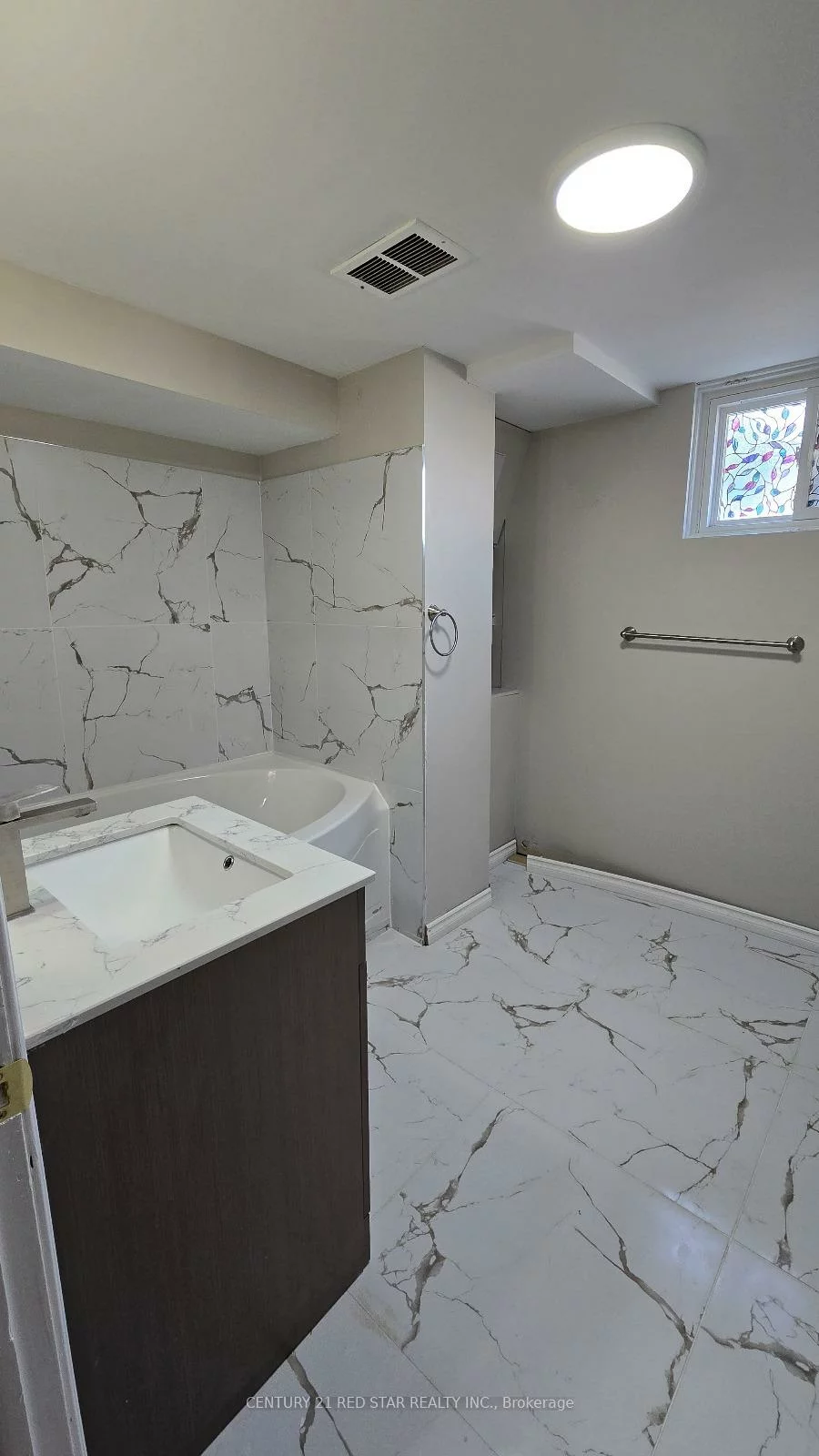 235, Mary, 1002 - CO Central, Oakville