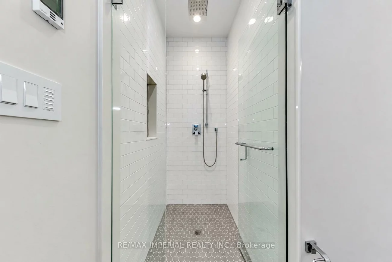 1517, Duncan, 1011 - MO Morrison, Oakville
