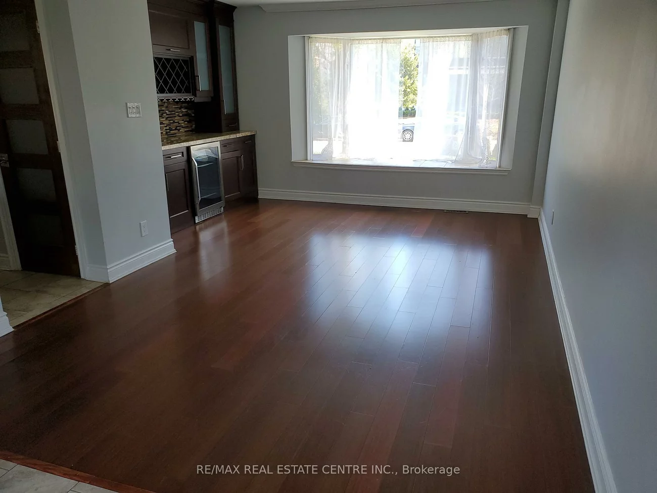 1077, Selby, 1020 - WO West, Oakville