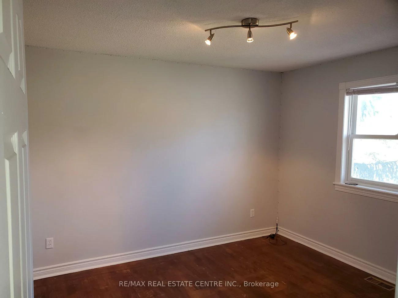 1077, Selby, 1020 - WO West, Oakville