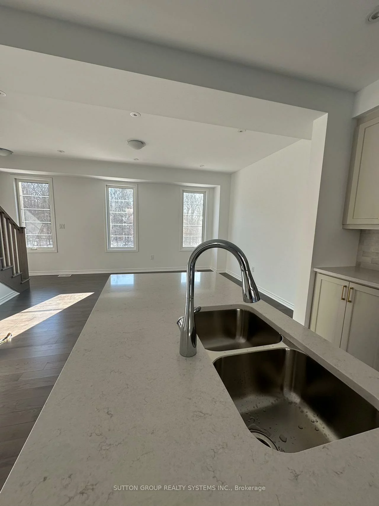 157, Settlers, 1008 - GO Glenorchy, Oakville
