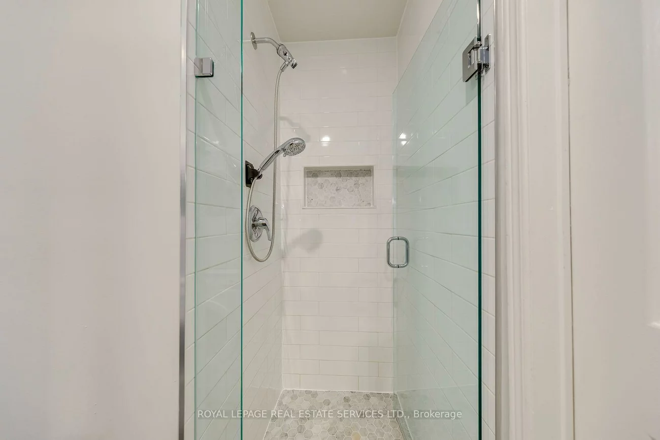2100, Galena, 1018 - WC Wedgewood Creek, Oakville