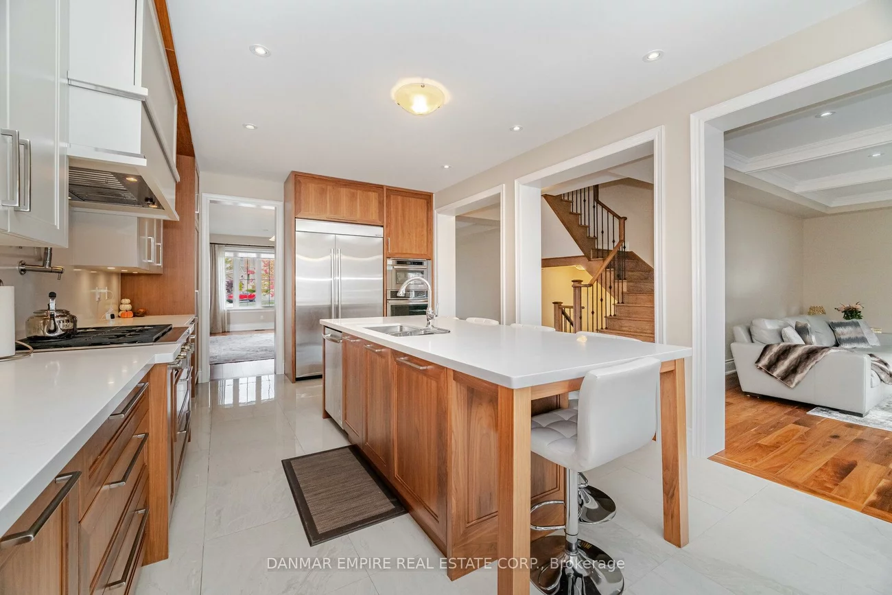 2118, Vineland, 1015 - RO River Oaks, Oakville