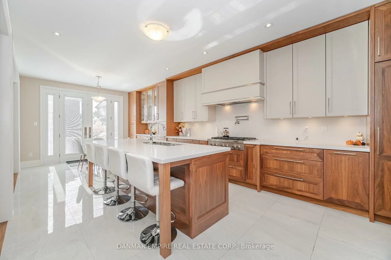2118, Vineland, 1015 - RO River Oaks, Oakville