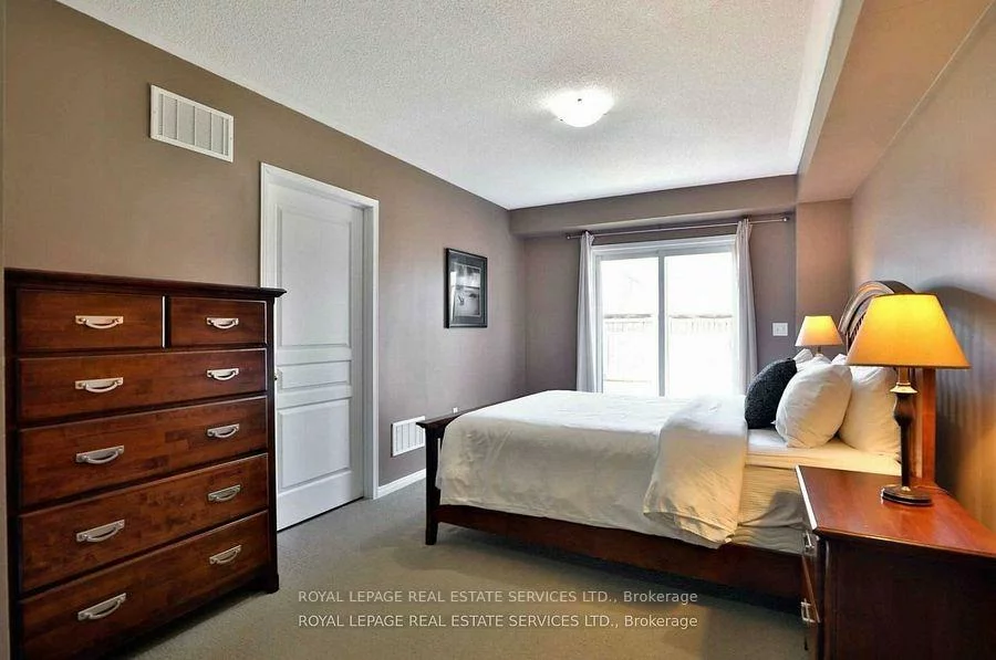 2186, Fiddlers, 1019 - WM Westmount, Oakville