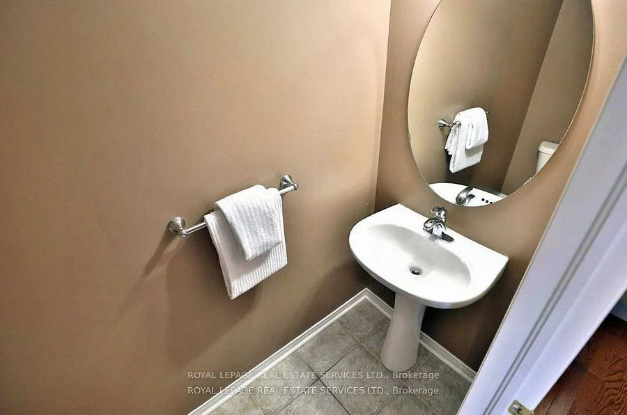 2186, Fiddlers, 1019 - WM Westmount, Oakville