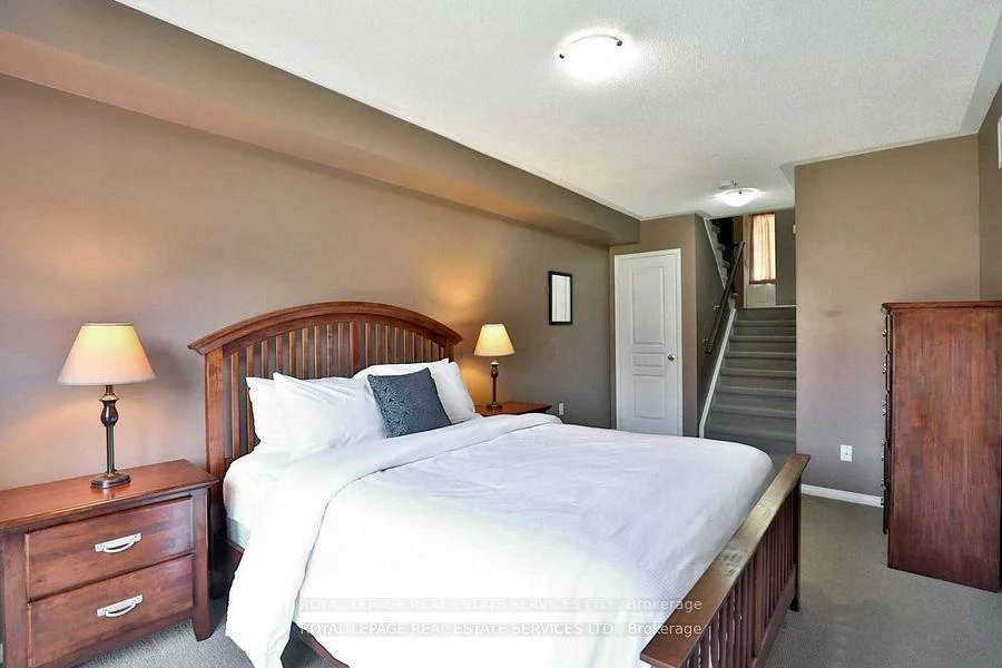 2186, Fiddlers, 1019 - WM Westmount, Oakville