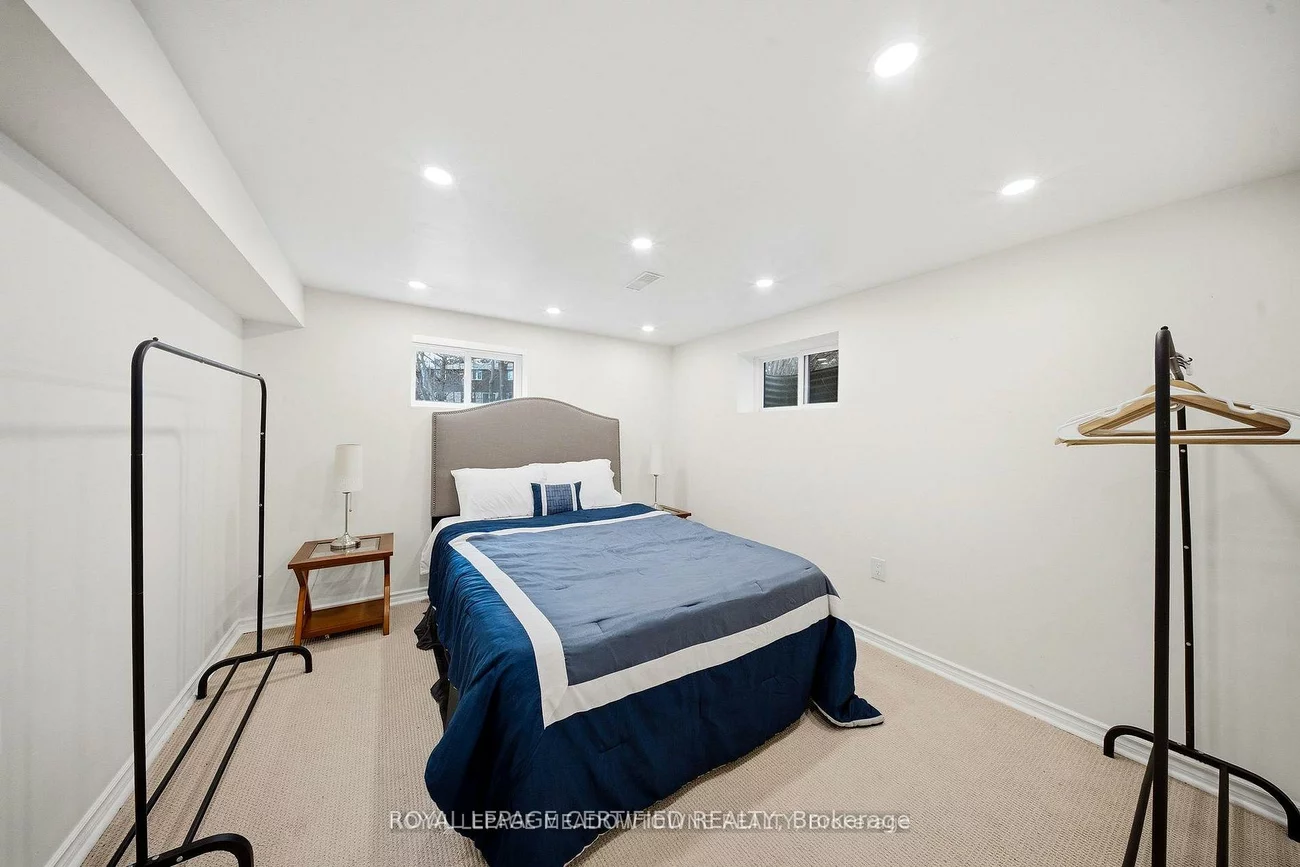 208, Glen Oak, 1020 - WO West, Oakville