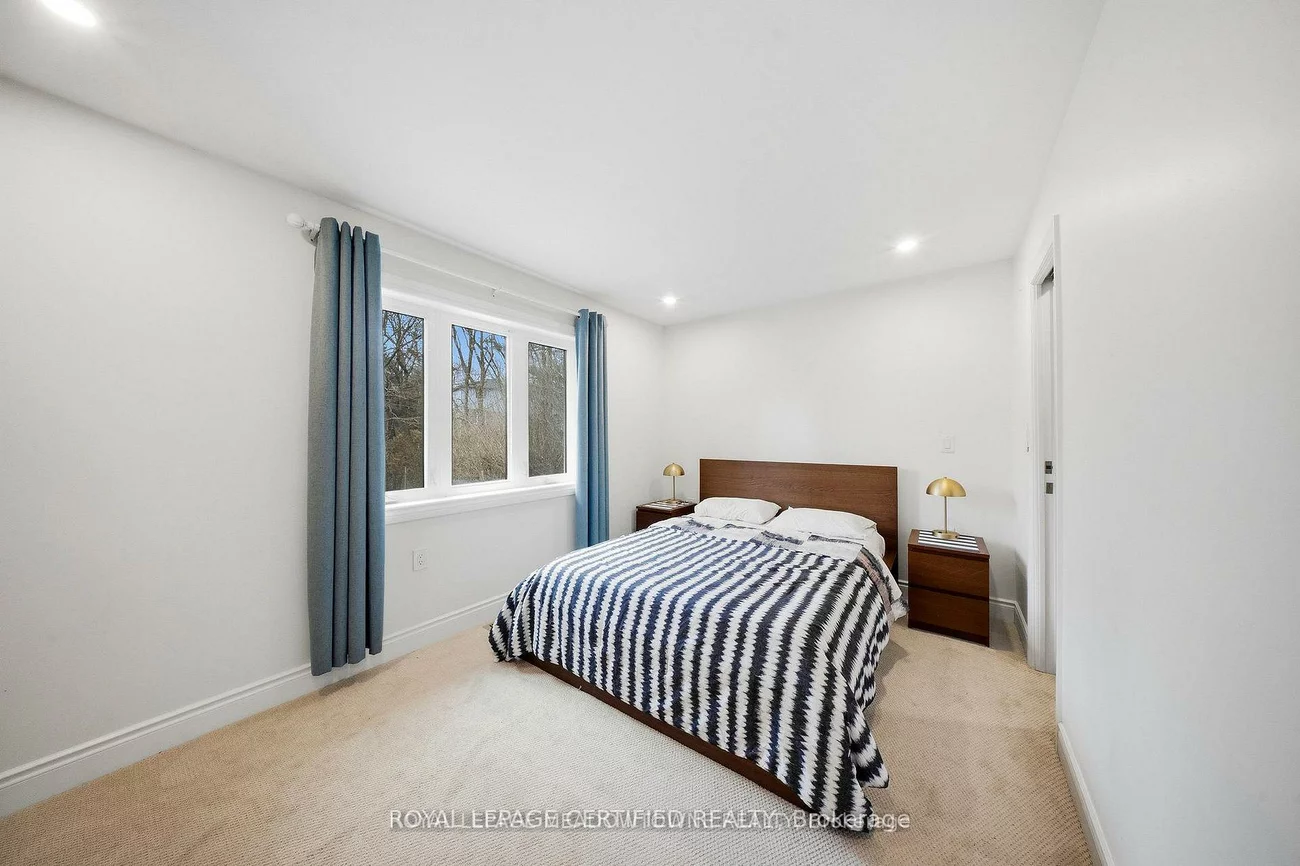 208, Glen Oak, 1020 - WO West, Oakville