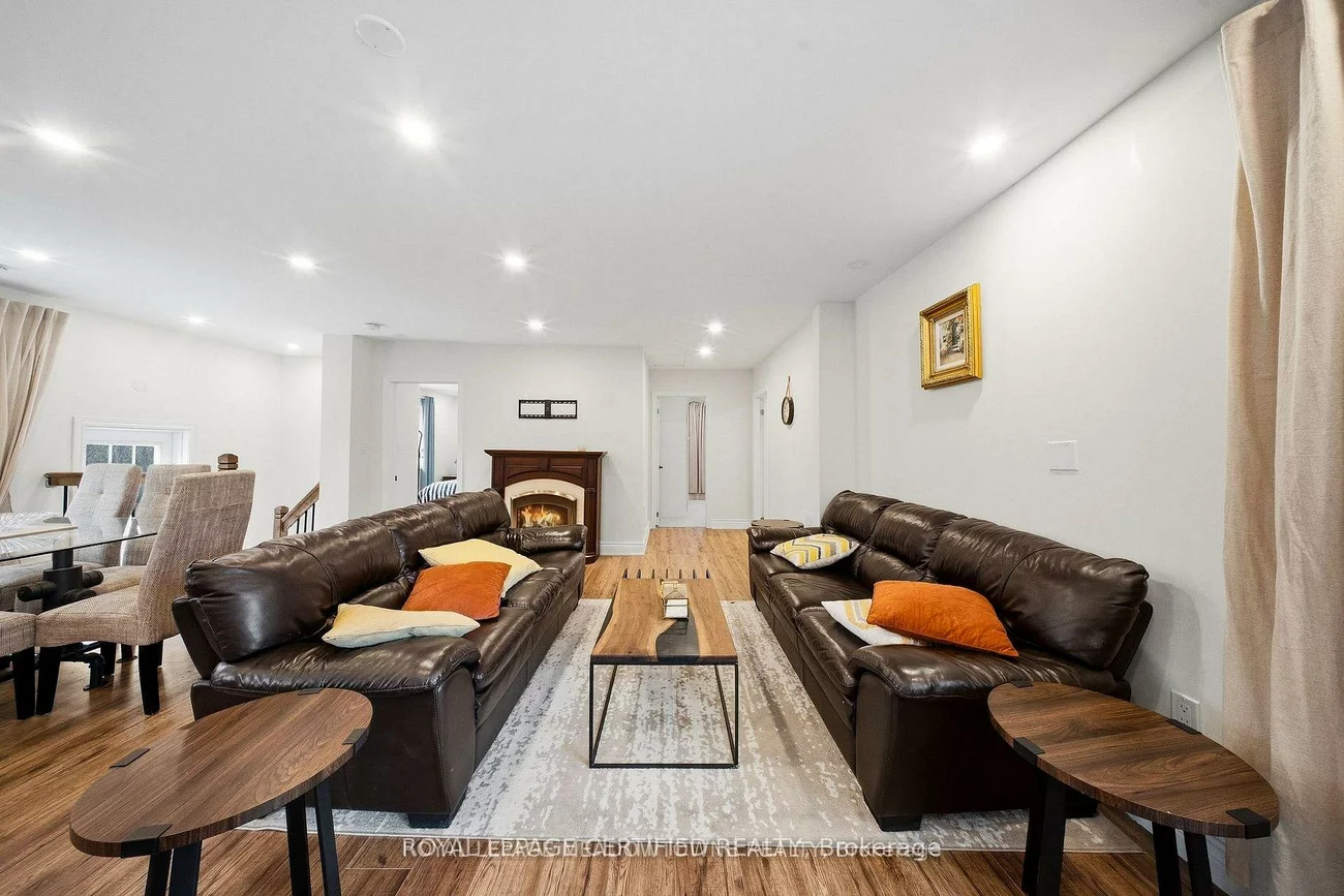 208, Glen Oak, 1020 - WO West, Oakville