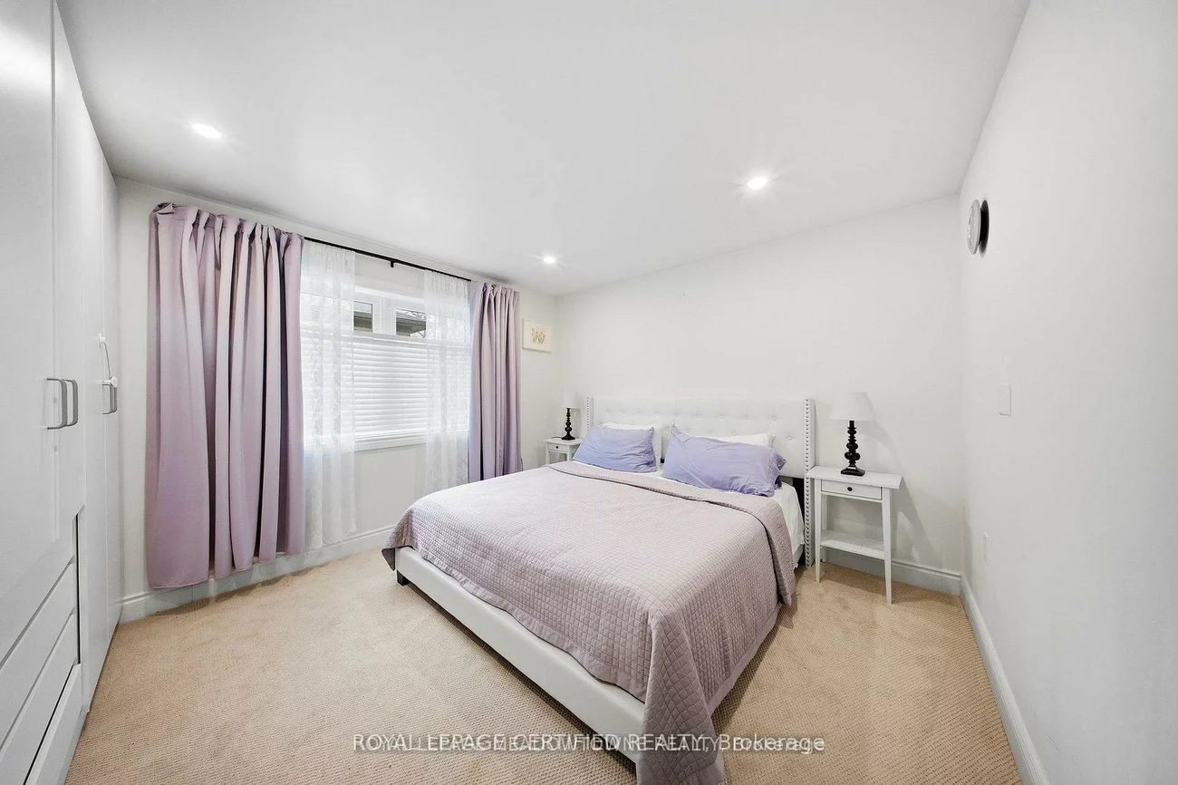 208, Glen Oak, 1020 - WO West, Oakville