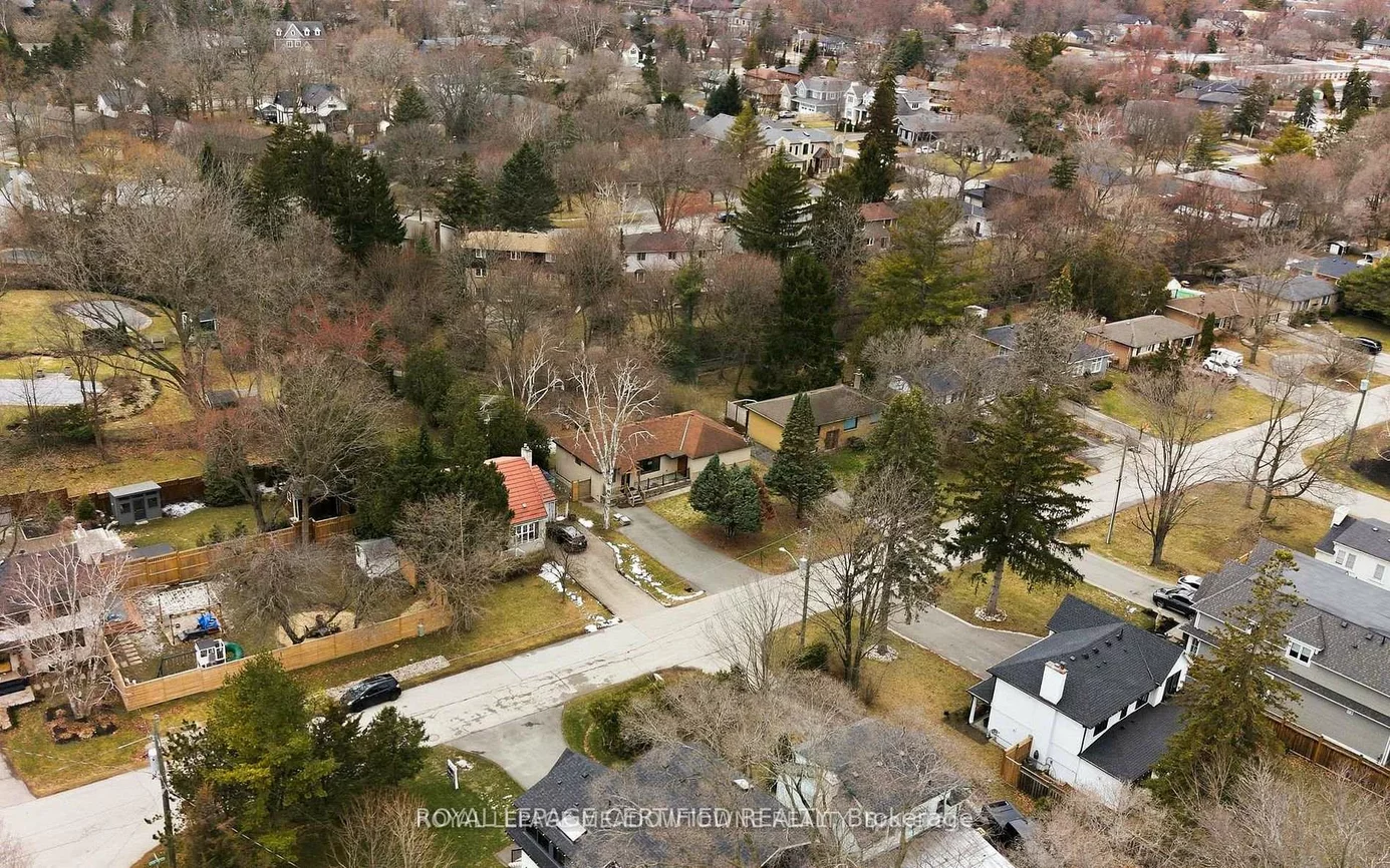 208, Glen Oak, 1020 - WO West, Oakville