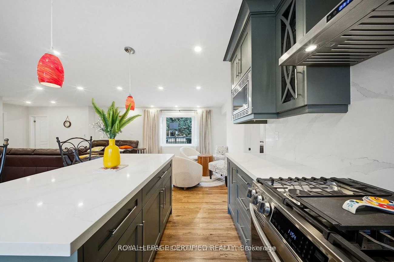 208, Glen Oak, 1020 - WO West, Oakville