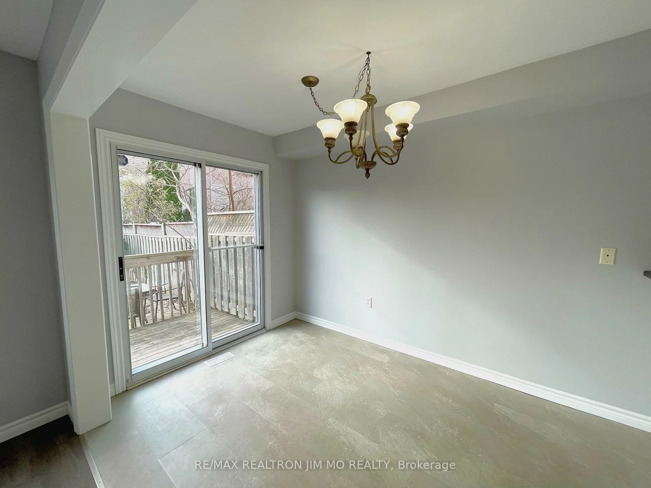 2272, Hummingbird, 1022 - WT West Oak Trails, Oakville